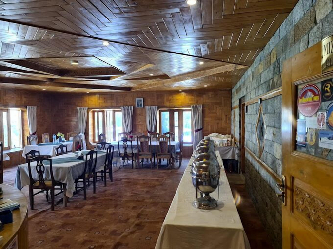 Food & Drinks 5, Sarai Silk Route Hotel Passu Hunza, Northern Areas