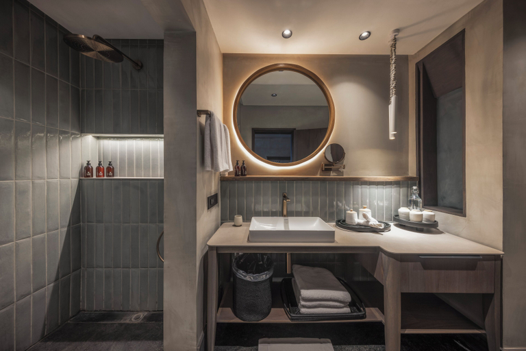 Bathroom 4, Serengeti Explorer - All Inclusive, Bariadi