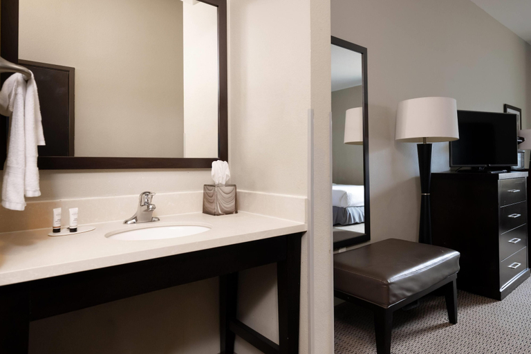 Bathroom 5, Baymont by Wyndham College Station, Brazos
