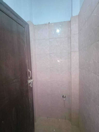 Bathroom, Shri Narayanam Dharamshala, Kaushambi