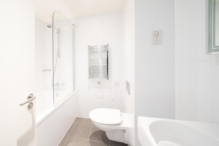 Bathroom 3, Chapter Aldgate London, London