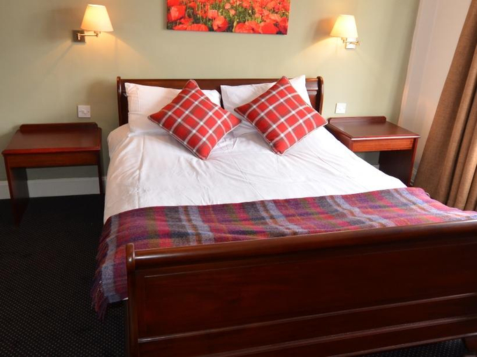 Bedroom 5, The Broadway Hotel, Hertfordshire