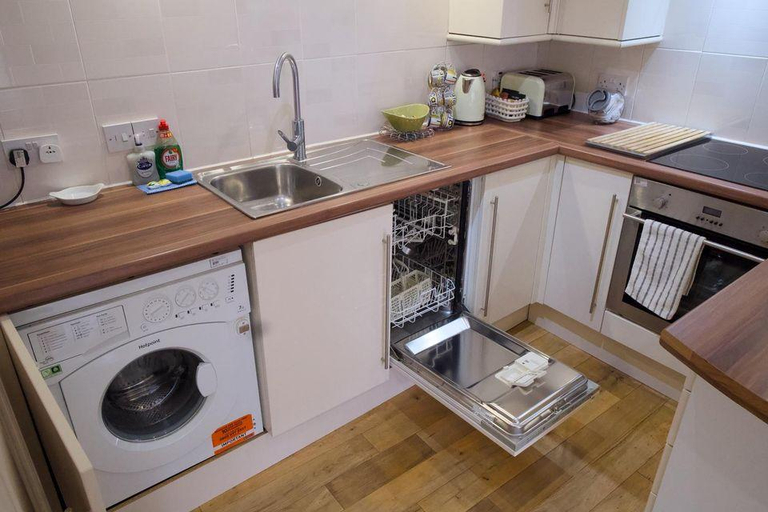 Others 4, Rose Street apartment, Edinburgh