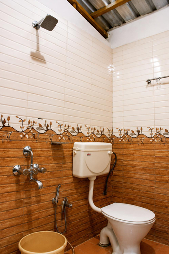 Bathroom 3, Sanjuktha's Wood House Vattakanal, Dindigul