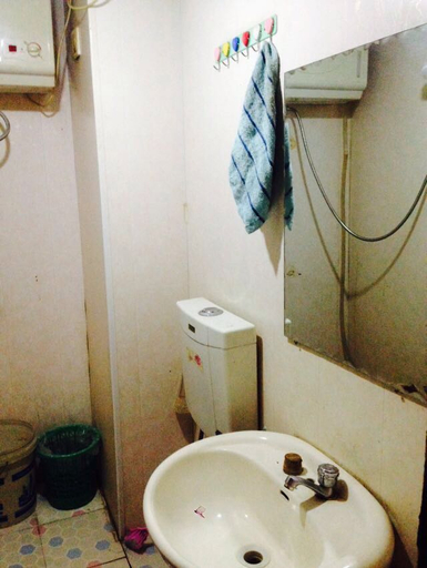 Bathroom 3, Wuzhai Hostel, Taiyuan