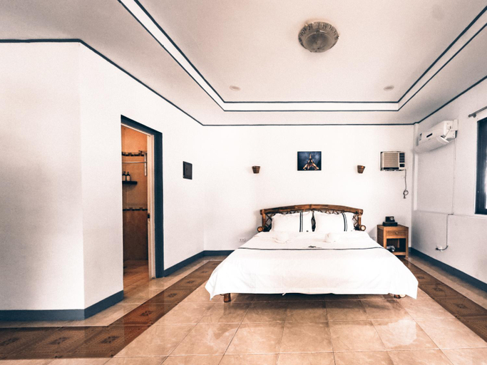 Bedroom 4, Dumaguete Dive Center, Bacong