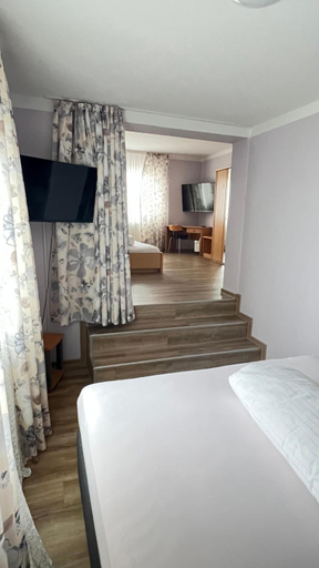 Bedroom 4, Hotel am Kirschberg, Gießen