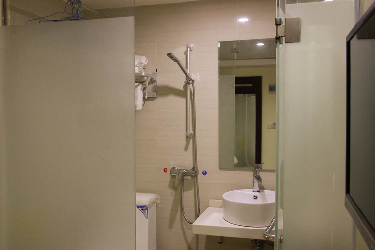 Bathroom 4, Hello Hotel (Guangzhou Railway Station Zhanqian Road), Guangzhou
