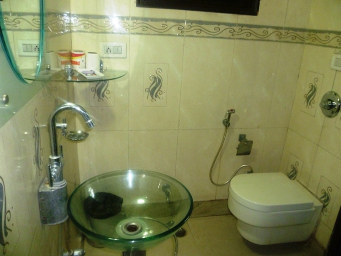 Bathroom, Fabhotel Spb 87, Delhi