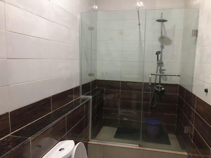 Bathroom 4, Vichi Gates Hotel, AbujaMun
