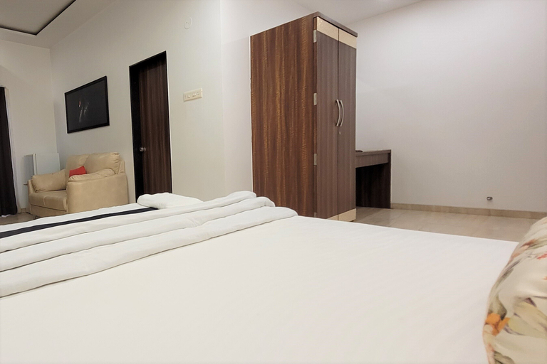 Others 3, Hotel Om Inn, Pune