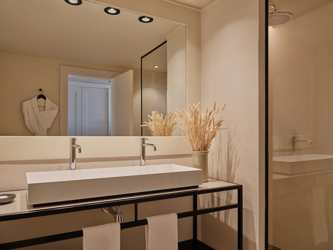 Bathroom 5, Mas de Torrent Hotel & Spa, Relais & Chateaux, Girona