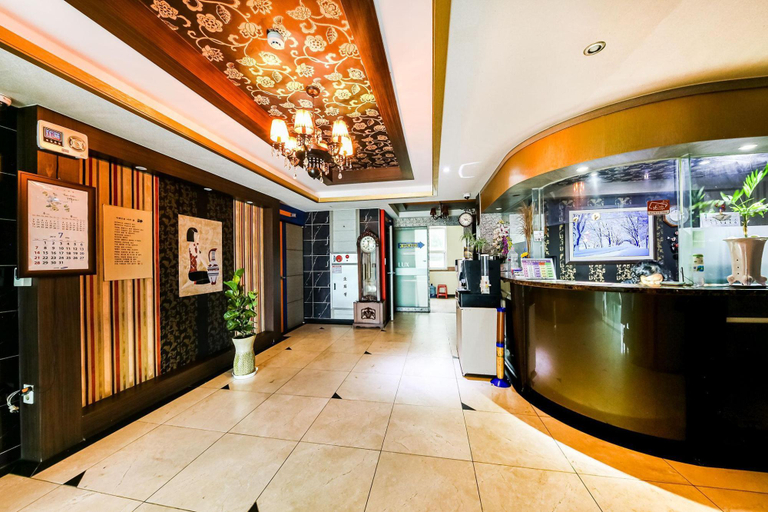 Others 5, Taean Anmyeon Lux Pensiontel, Taean