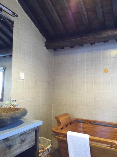 Bathroom, Qiantong Yishi Inn, Ningbo