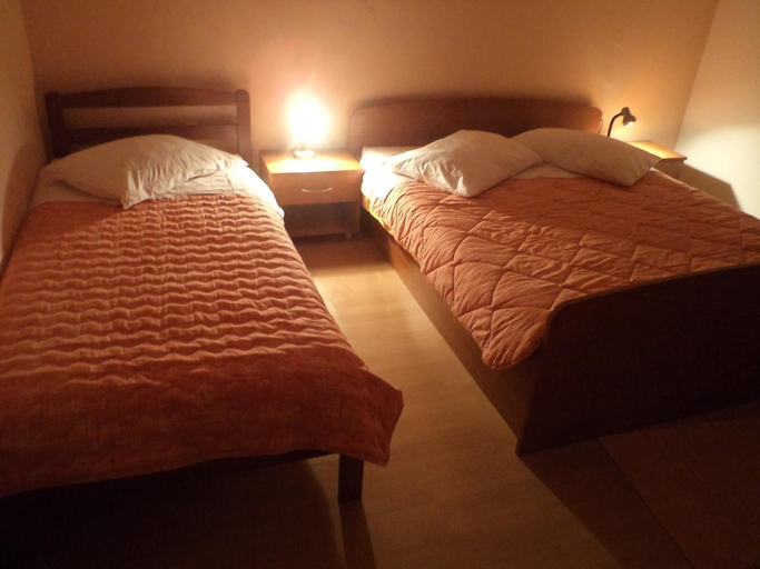 Bedroom 2, Batur Pool Apartments, Zadar