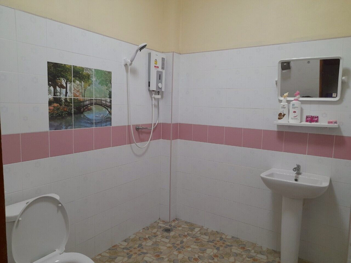 Bathroom 4, Jayzada Fang Resort, Fang