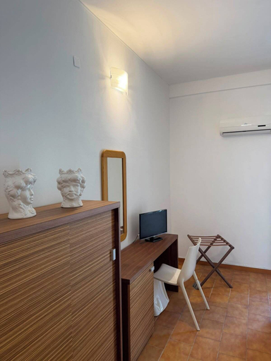 Others, Hotel Eufemia, Palermo