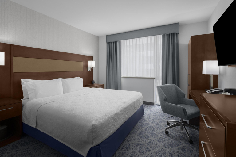 Bedroom 3, Hampton Inn Manhattan Grand Central, New York