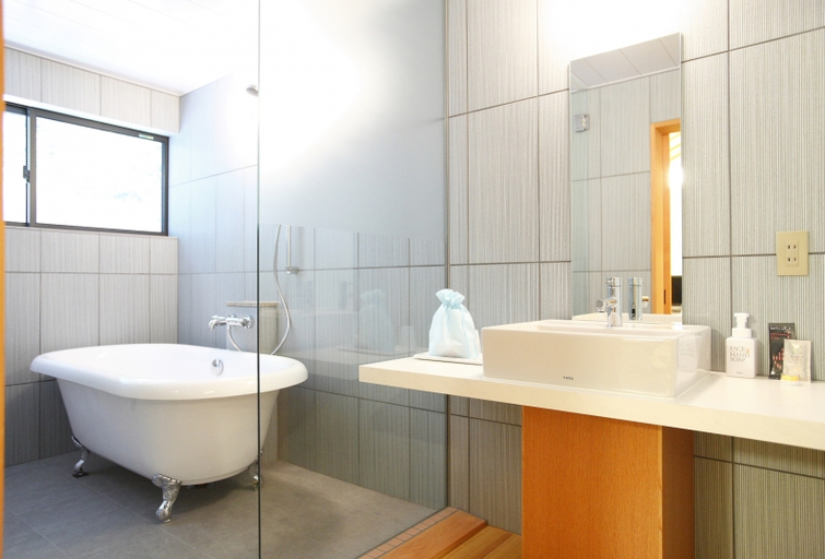Bathroom, Oyado Hakusan, Toyooka