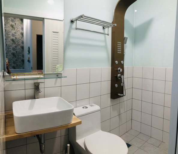 Bathroom 3, 6 person single house, Taitung