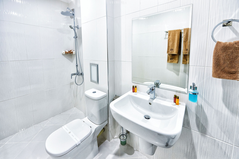 Bathroom 3, Platinum Image Hotel, Elin Pelin