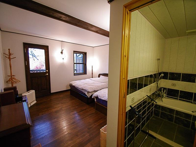 Bedroom 3, Petit Hotel of Log House Tombouctou, Fujimi