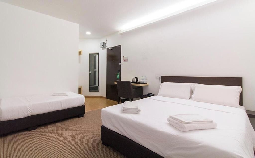 Room 4, Hotel Raub, Raub
