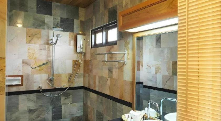 Bathroom 3, Khum Sai-Ngam Hotel & Resort, Muang Songkhla