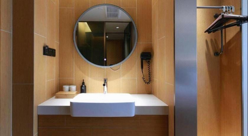 Bathroom 5, Ji Hotel (Jinqiao Yunshan Road), Shanghai