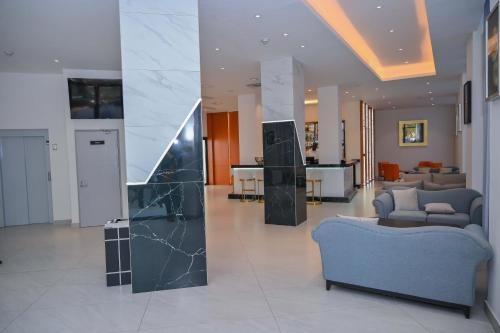 Others 4, Axil Hotel, Dakar