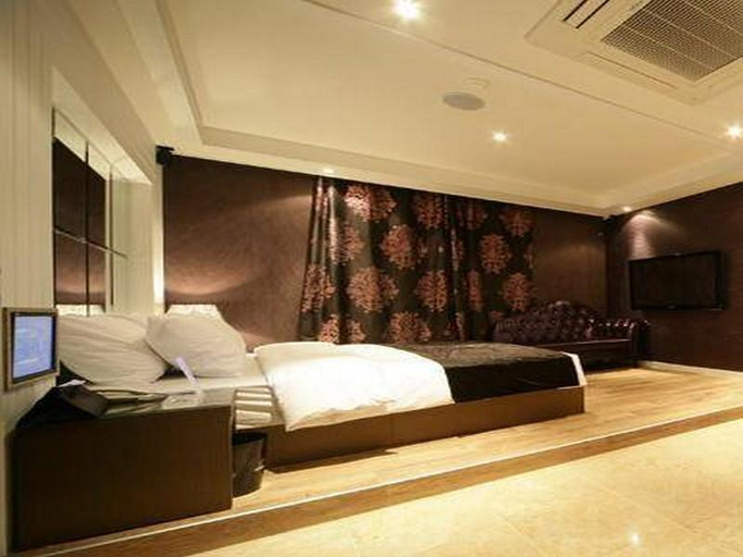 Bedroom 2, Ever Tourist Hotel, Gyeyang