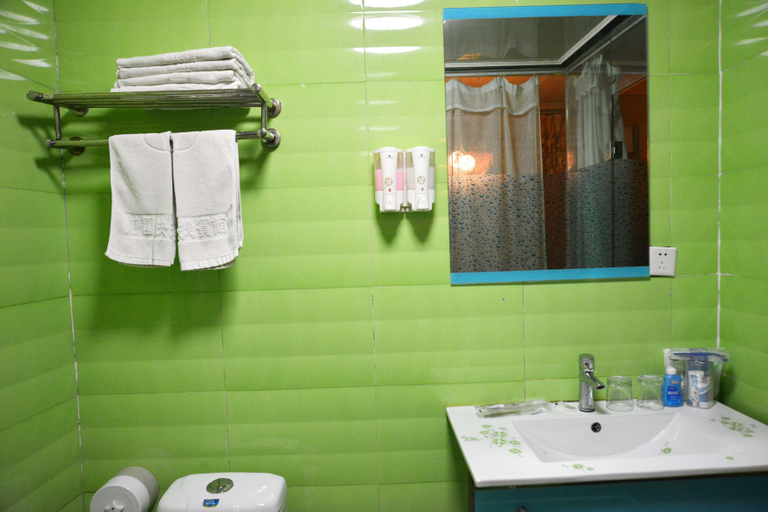 Bathroom 3, Tuke China Light Hotel (Pingdingshan Wanda Plaza Bus Station), Pingdingshan