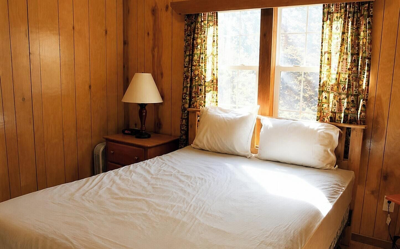 Bedroom 3, Basswood Resort, Kansas City