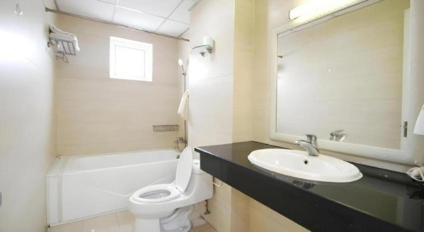 Bathroom 3, Queen Central Apartment-Hotel, District 1