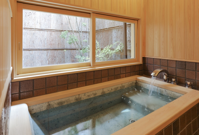 Bathroom 4, Yasakahan, Kyoto