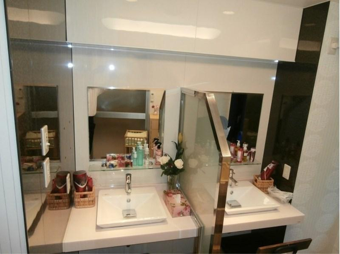 Bathroom, Hotel Okura, Kanoya