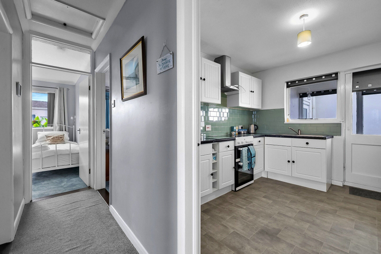 Private kitchen 5, Scenic Haven With Private Pond, Cornwall