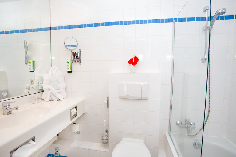 Bathroom 3, ホテル ベルモンド ライプツィヒエアポート, Nordsachsen