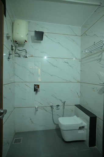 Bathroom, Hotel Aagman, Banas Kantha