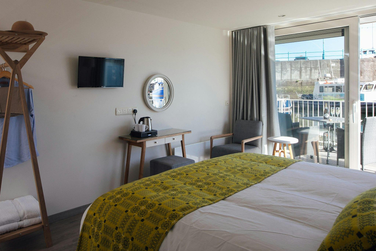 Bedroom 2, Ty Milford Waterfront, Pembrokeshire