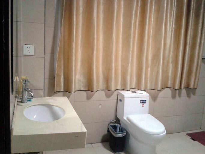 Bathroom, Tiancheng Business Hotel, Guigang