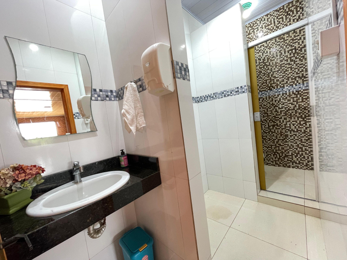 Bathroom, Hotel Villa Green, Tomé-Açu