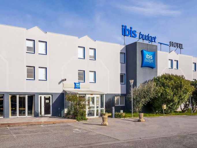 Exterior & Views 2, ibis budget Arles Sud Fourchon, Bouches-du-Rhône
