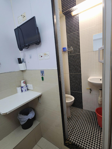 Bathroom 2, Elegant Hotel, Kowloon