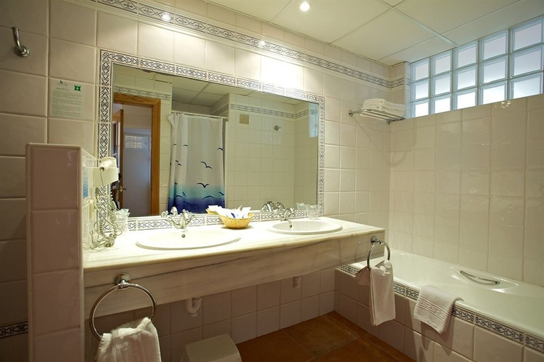 Bathroom 4, Mar Hotels Paguera & Spa, Baleares