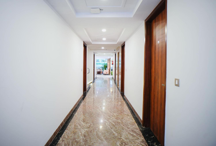 Public Area 2, Haris Court- Cyber Hub, Gurgaon
