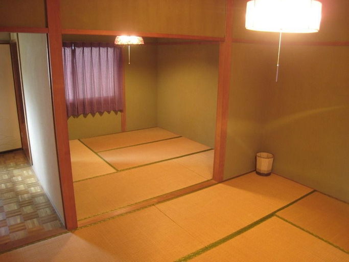 Bedroom 4, Nagasaki Kagamiya, Nagasaki