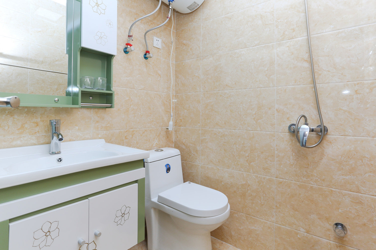 Bathroom 2, Huijia Inn, Huangshan