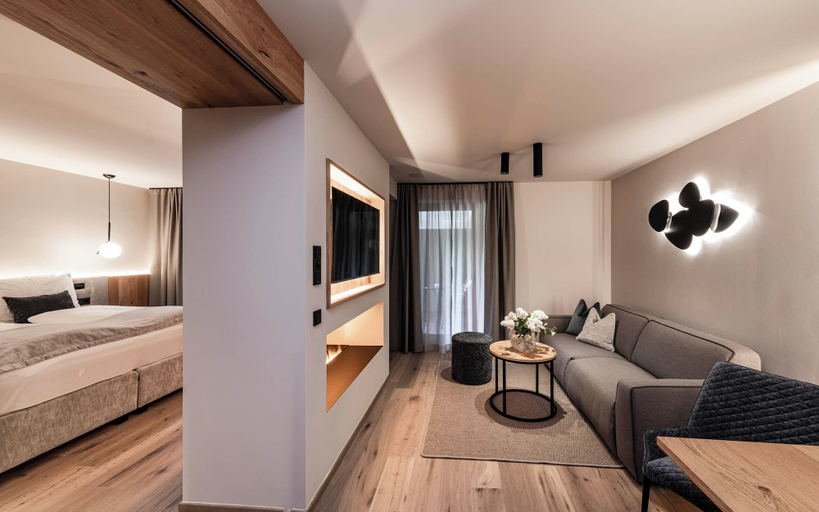 Bedroom 5, Bad Moos Aqua Spa Resort, Bolzano