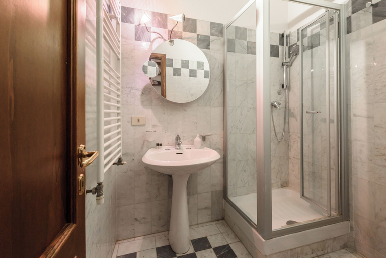 Bathroom 3, Borgo Art Apartment by Mmega, Florence